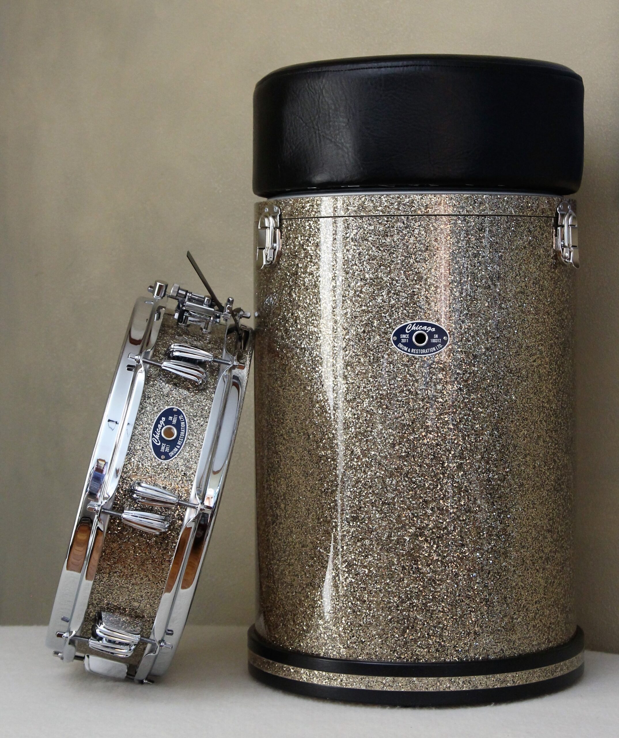 Canister Throne and Piccolo - Ginger Glitter
